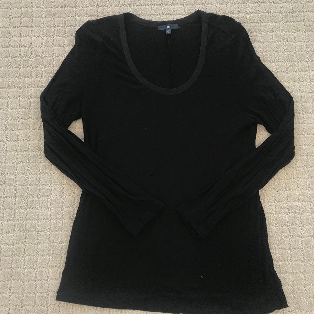 Black Long Sleeve Crew Neck Top